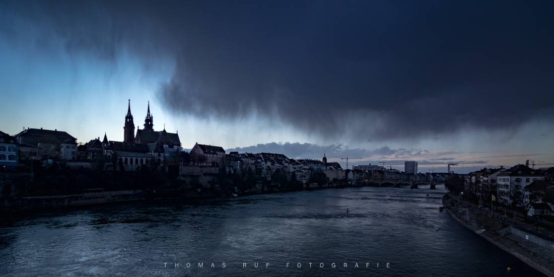 Gewitter über dem Basler Münsterberg