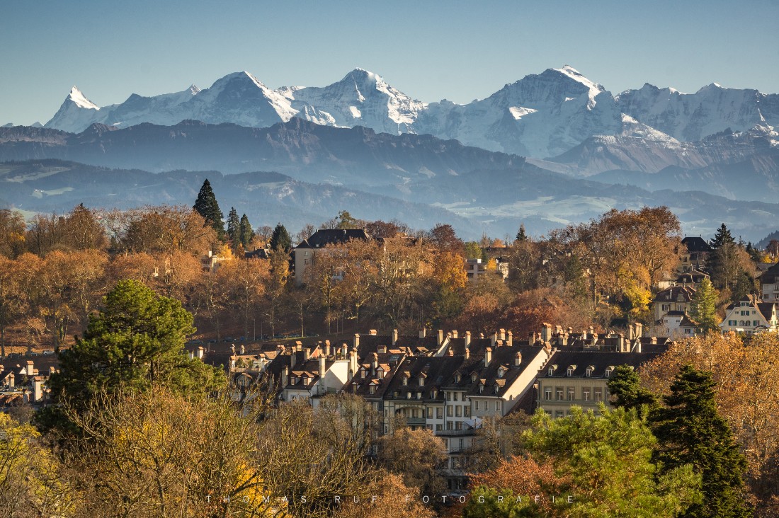 Bern vor der Alpenkette
